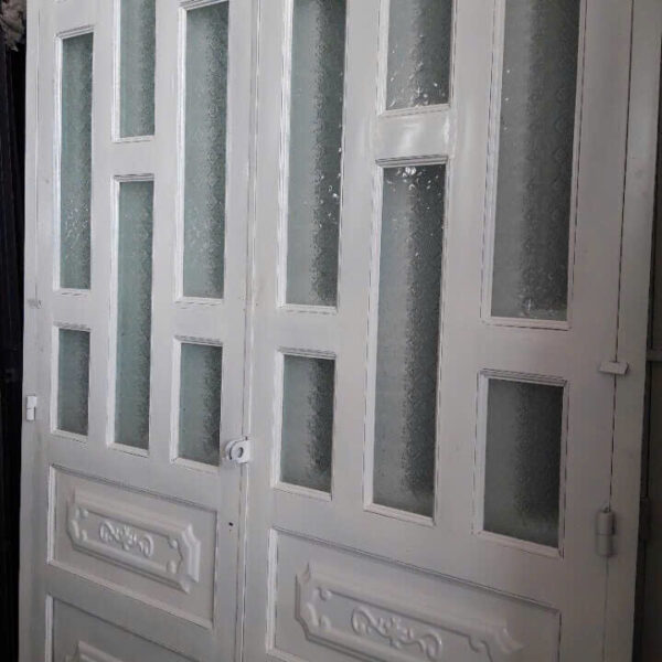 Cửa sắt hai cánh gia gỗ